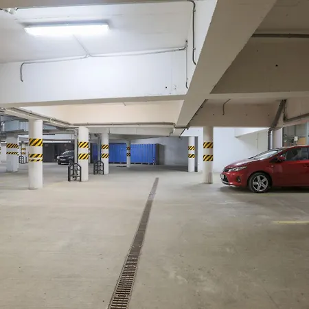 Fatrapark 1 - Wellness And Parking Free